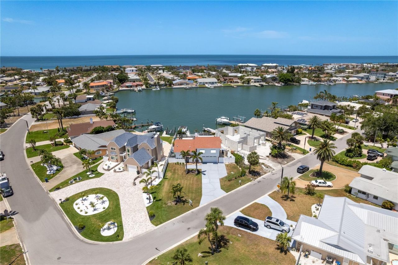 2202 Donato Drive, Belleair Beach, FL 33786 Photo