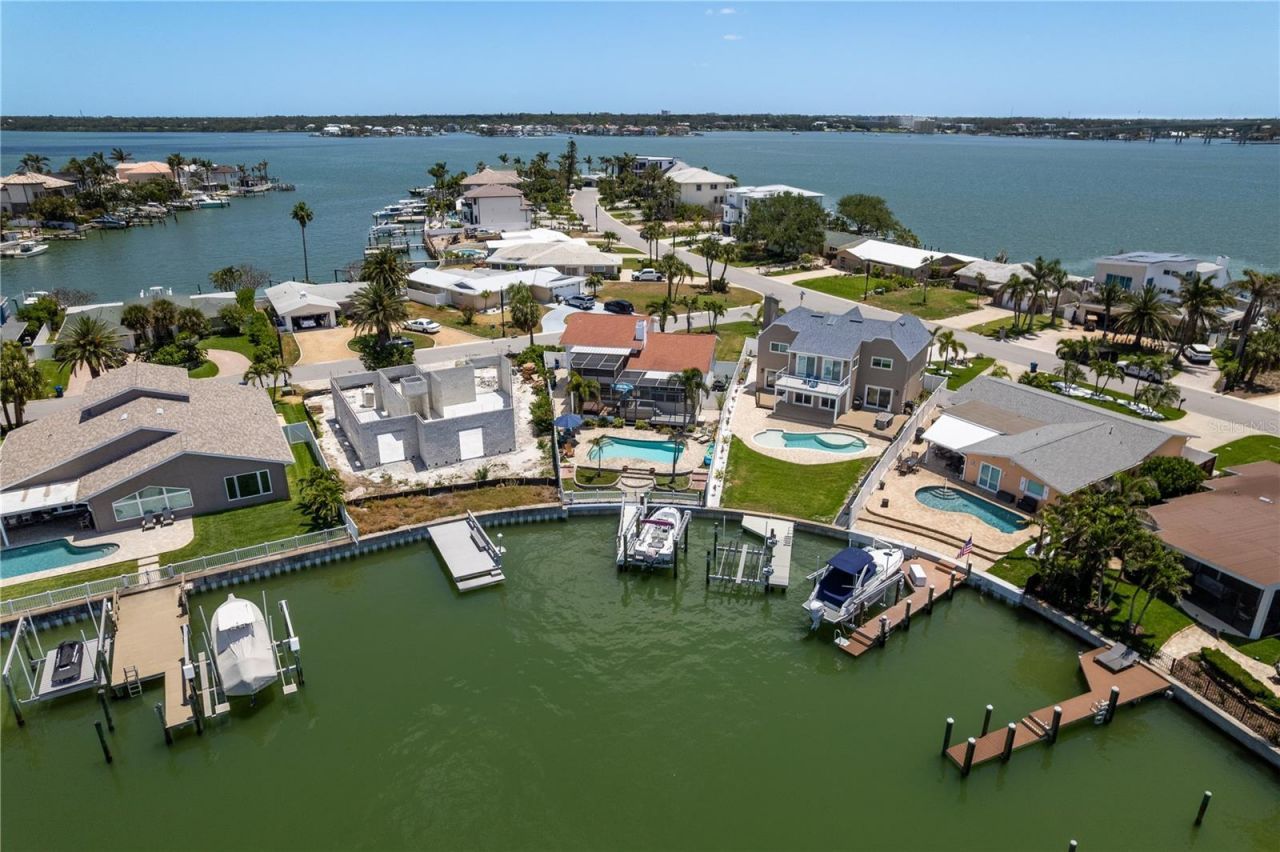 2202 Donato Drive, Belleair Beach, FL 33786 Photo