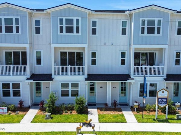 1074 2ND Avenue N, Jacksonville Beach, FL 32250