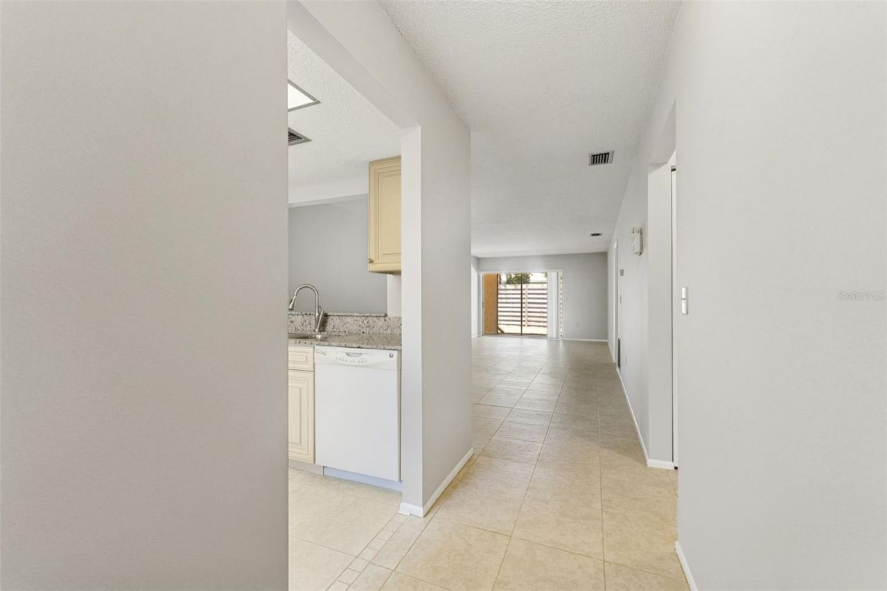 2640 Woodgate Lane, Unit F6, Sarasota, FL 34231 Photo