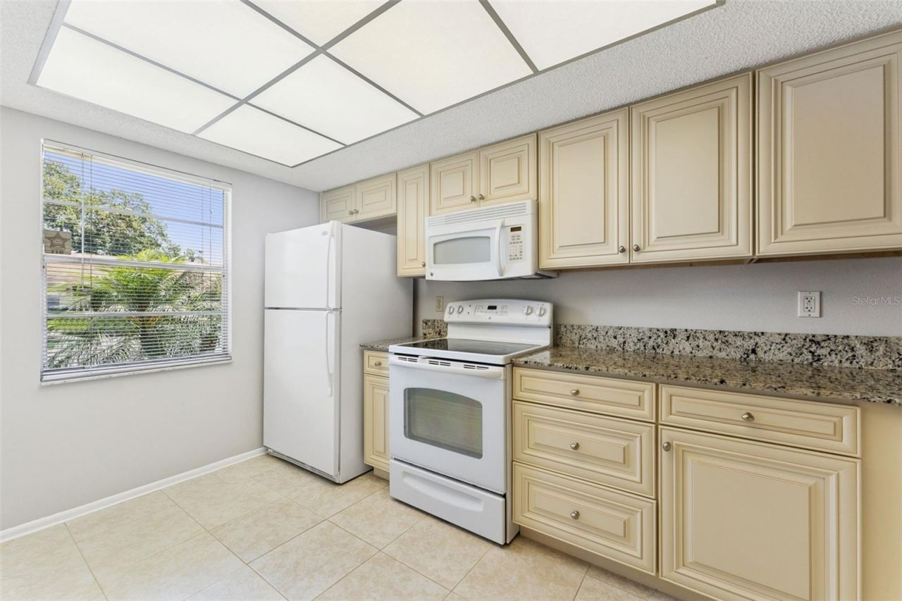 2640 Woodgate Lane, Unit F6, Sarasota, FL 34231 Photo