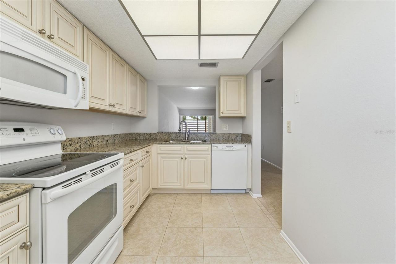 2640 Woodgate Lane, Unit F6, Sarasota, FL 34231 Photo