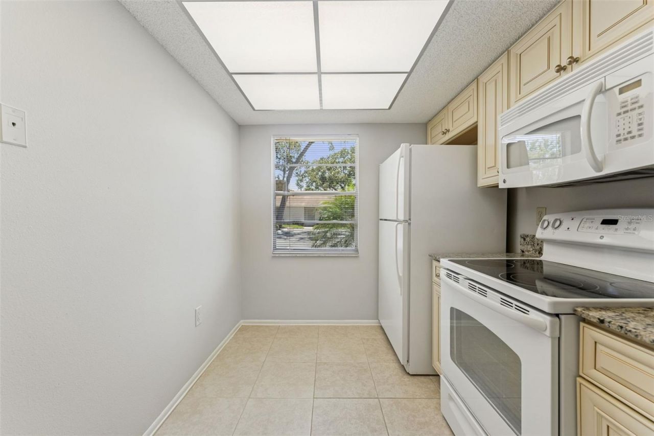 2640 Woodgate Lane, Unit F6, Sarasota, FL 34231 Photo