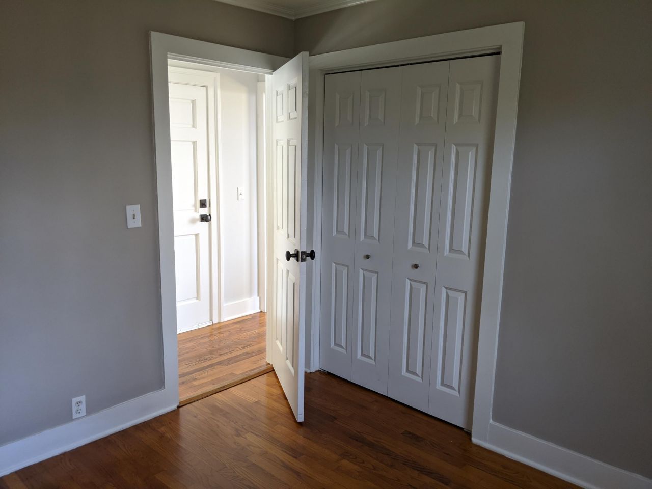 36 Charlotte Street Photo 18