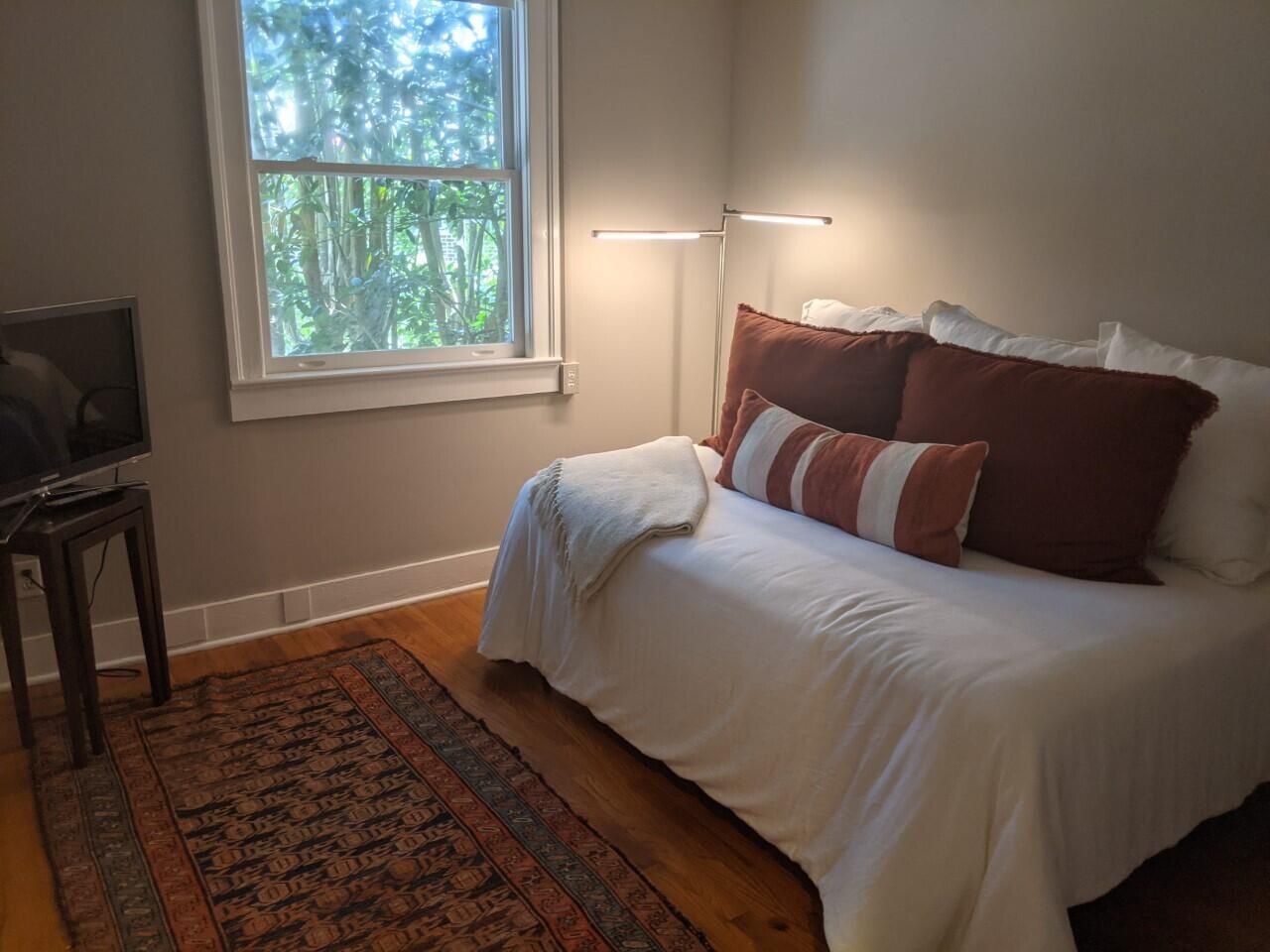 36 Charlotte Street Photo 19