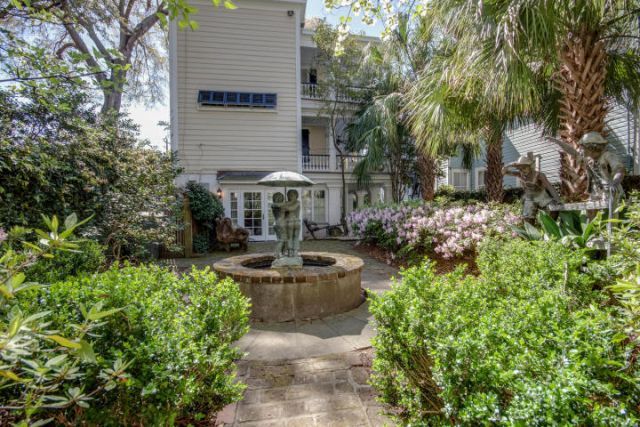 36 Charlotte Street Photo 32