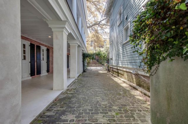 36 Charlotte Street Photo 34