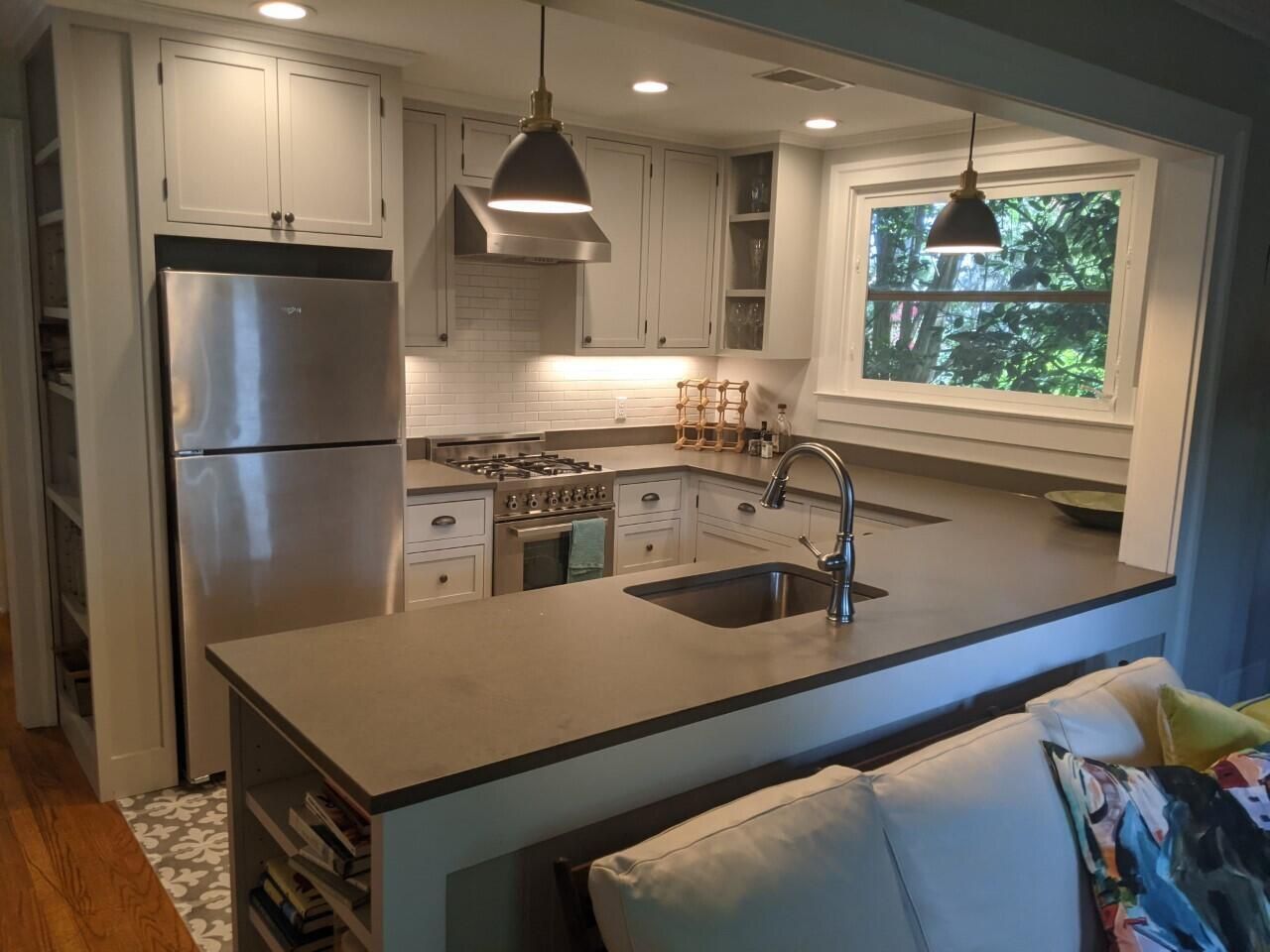 36 Charlotte Street Photo 4