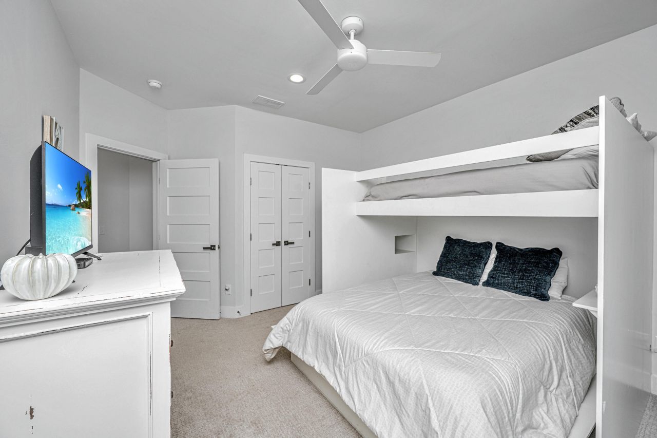 2501 Myrtle Street Photo 34