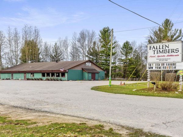 13901 Honor Highway, Beulah, MI 49617