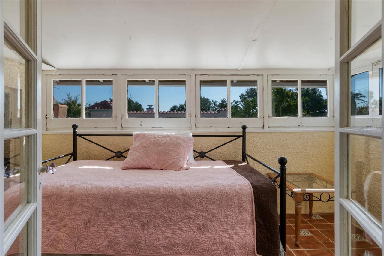 344 N Lantana Avenue N, Sarasota, FL 34243 Photo