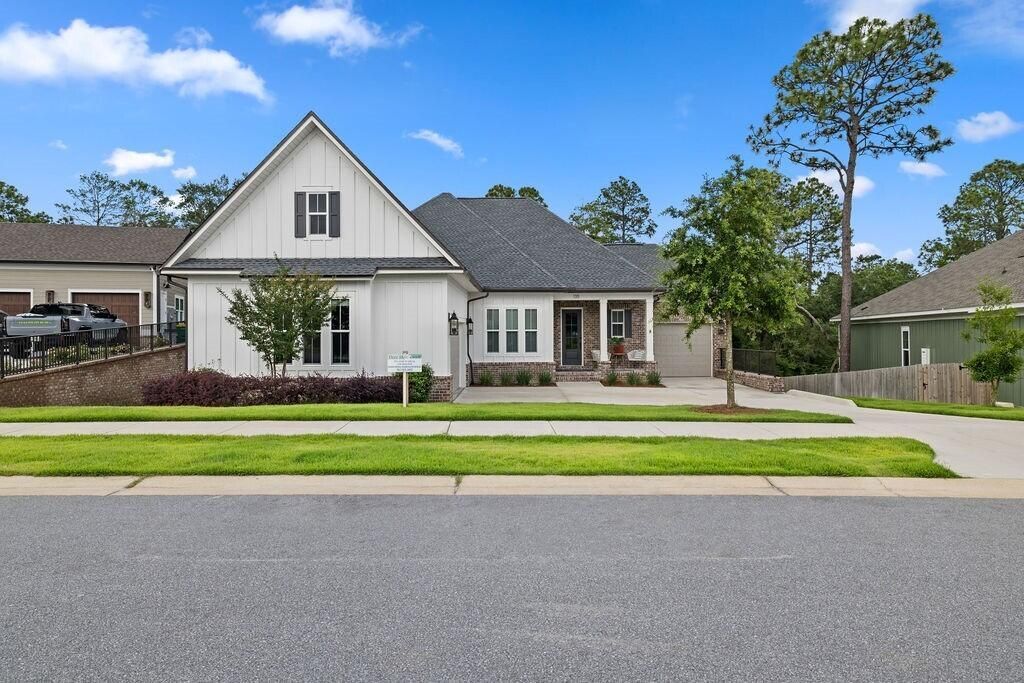 135 Caraway Drive, Niceville, FL 32578 Main Photo