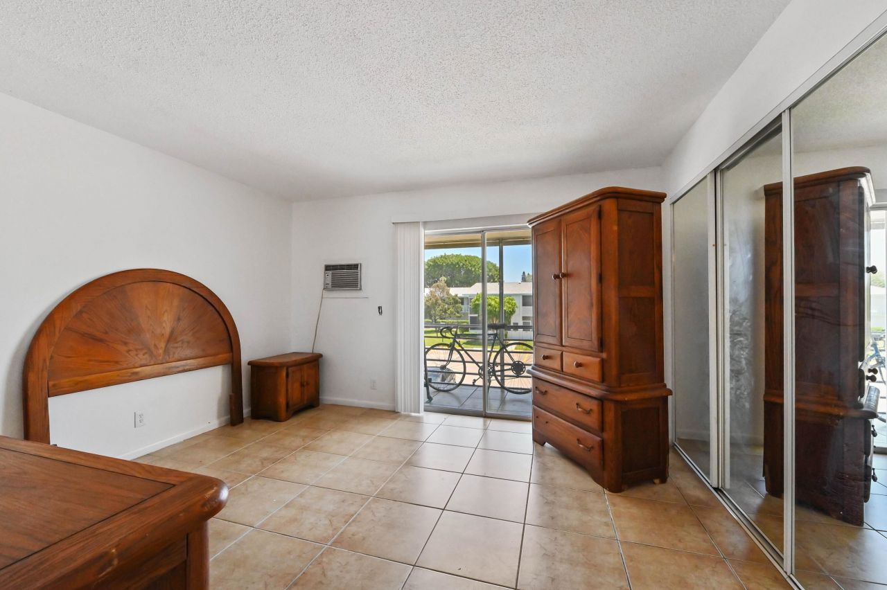 111 Dorchester E, Unit 111, West Palm Beach, FL 33417 Photo