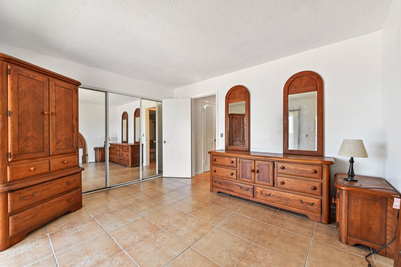 111 Dorchester E, Unit 111, West Palm Beach, FL 33417 Photo