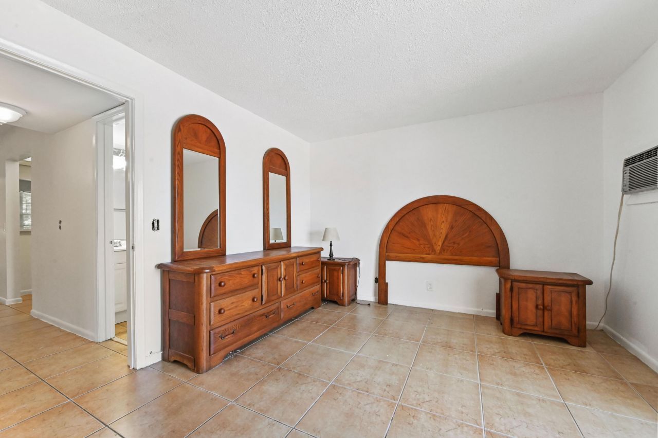 111 Dorchester E, Unit 111, West Palm Beach, FL 33417 Photo