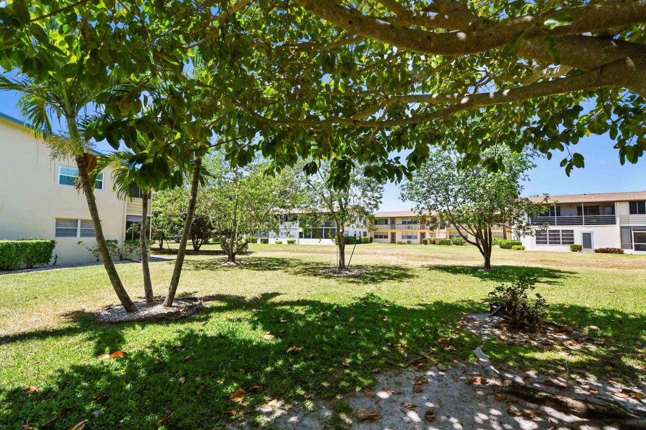 111 Dorchester E, Unit 111, West Palm Beach, FL 33417 Photo