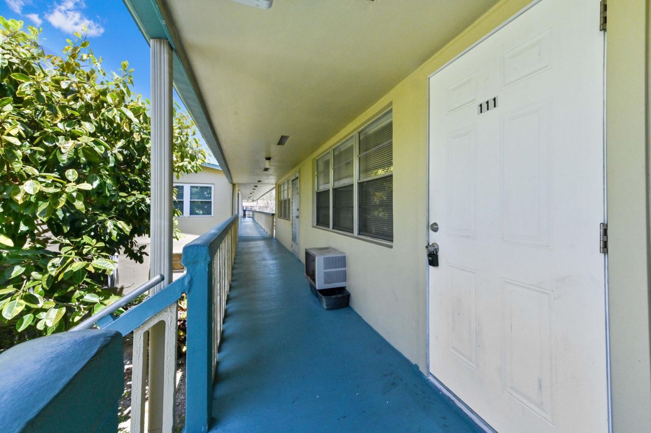 111 Dorchester E, Unit 111, West Palm Beach, FL 33417 Photo