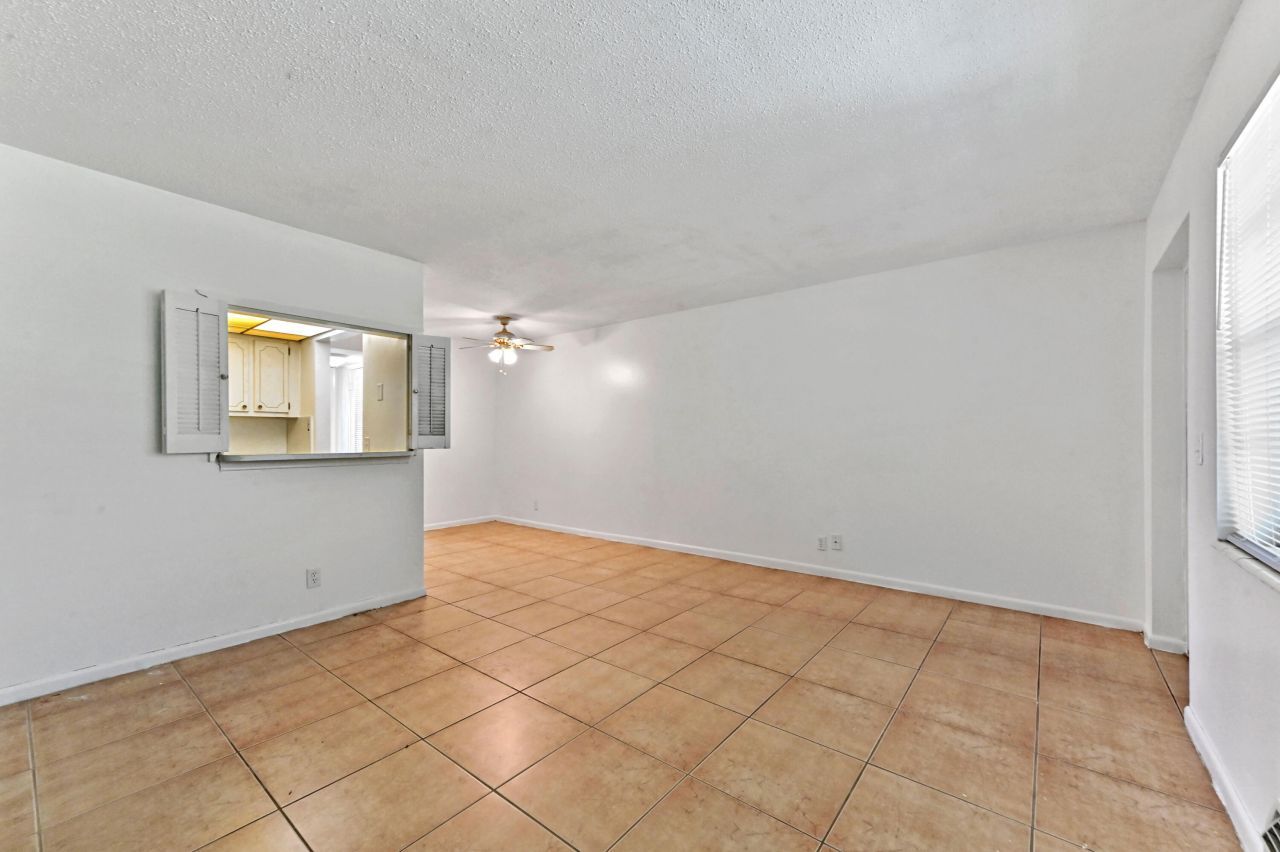 111 Dorchester E, Unit 111, West Palm Beach, FL 33417 Photo