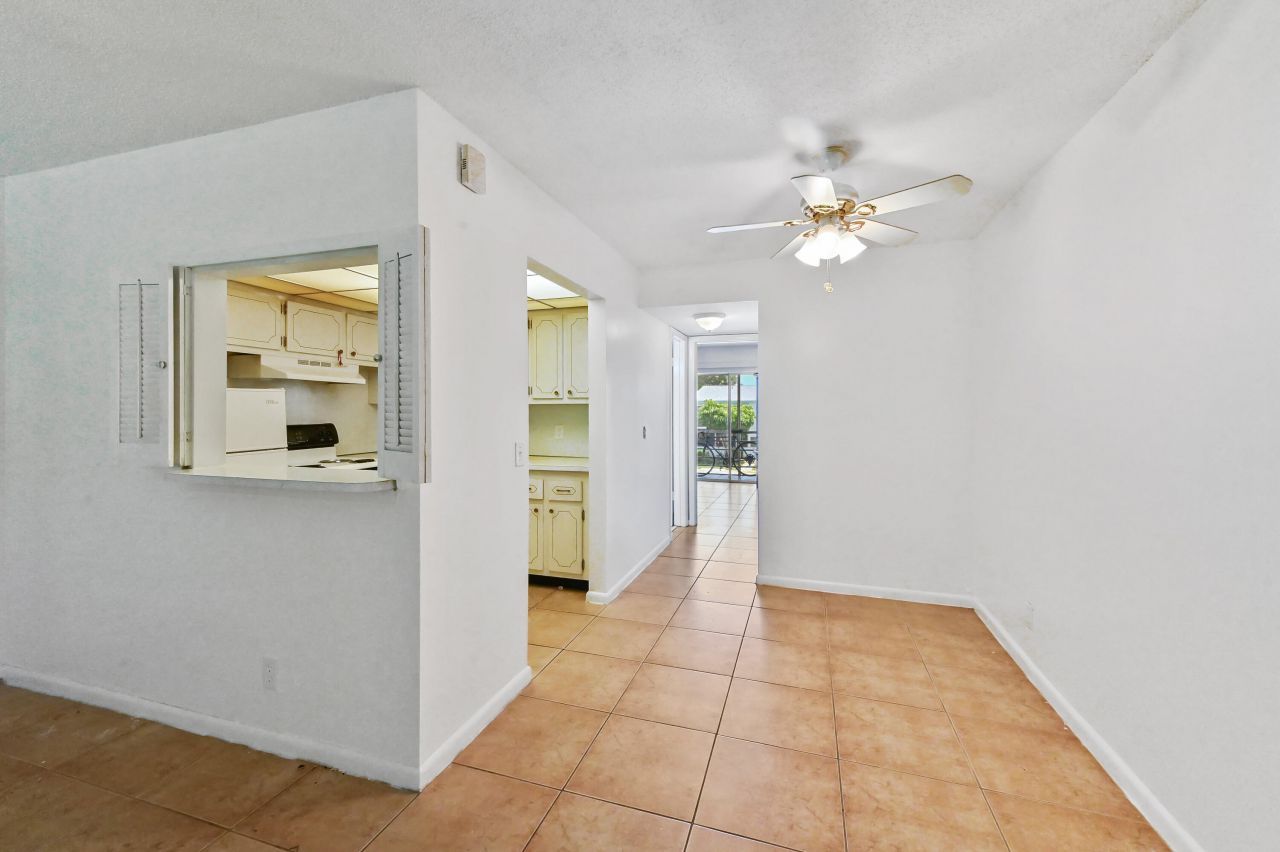 111 Dorchester E, Unit 111, West Palm Beach, FL 33417 Photo