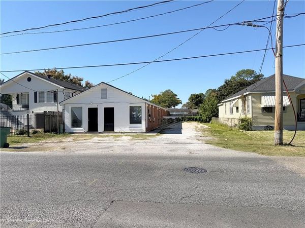 726 LABARRE Road, Jefferson, LA 70121