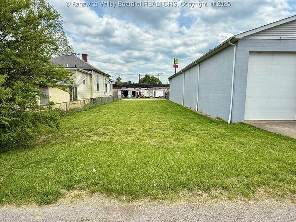 405 11th Street, Dunbar, WV 25064
