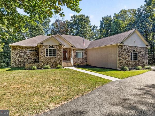 1982 WHYTE LANE, SPRING GROVE, PA 17362