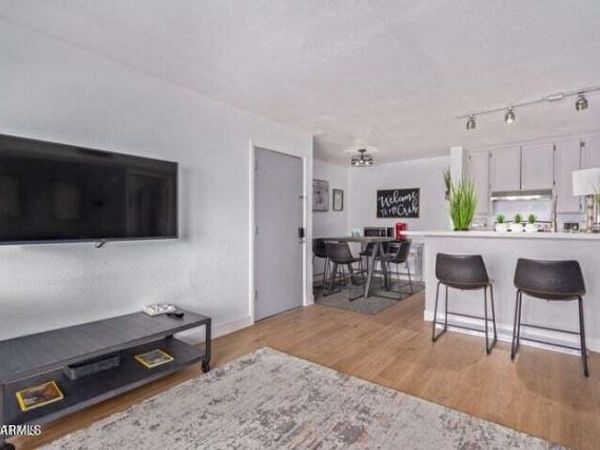 8055 E THOMAS Road, Unit C203, Scottsdale, AZ 85251