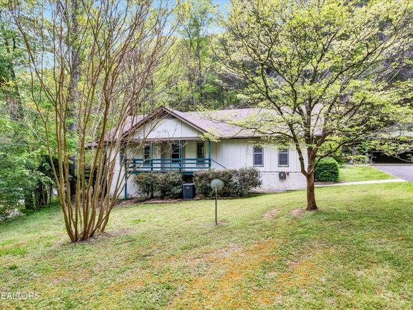 3178 N Clear Fork Rd, Sevierville, TN 37862