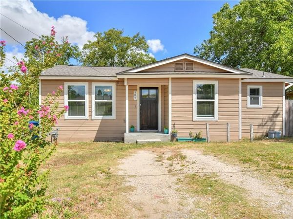 504 W 2nd ST, Elgin, TX 78621