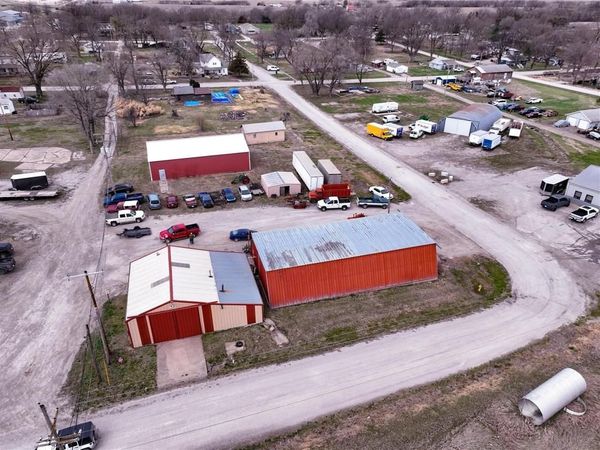 1000 Suite A Oregon Street, Hiawatha, KS 66434