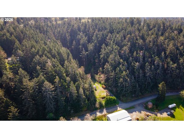 28515 MATEER RD, Gold Beach, OR 97444