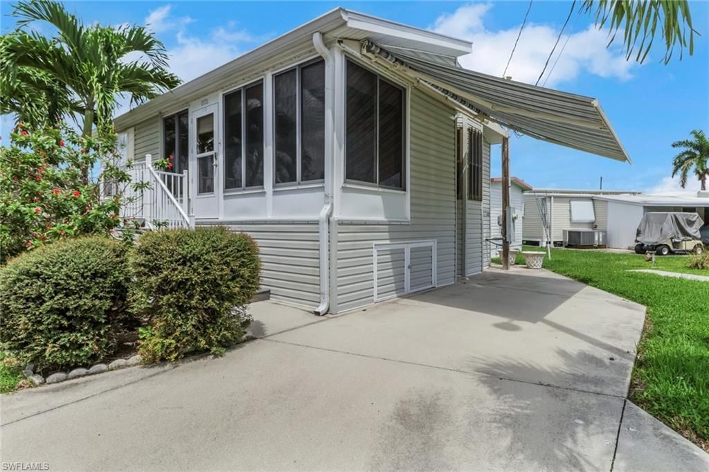 20721 Basin Dr, Estero, FL 33928 Photo