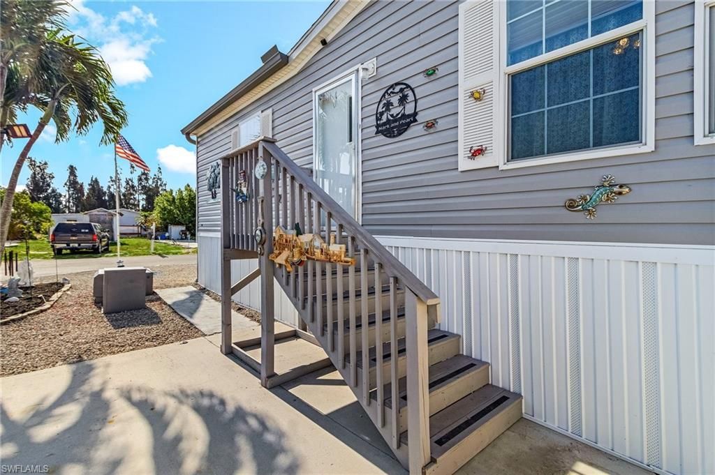 7157 Ladyfish Dr, Saint James City, FL 33956 Photo