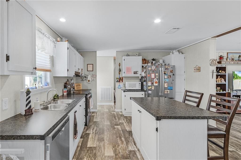 7157 Ladyfish Dr, Saint James City, FL 33956 Photo