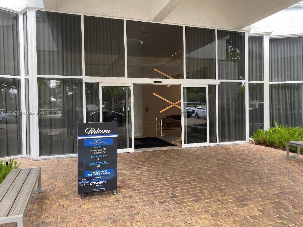 3300 NE 192nd St, Unit 612, Aventura, FL 33180 Photo