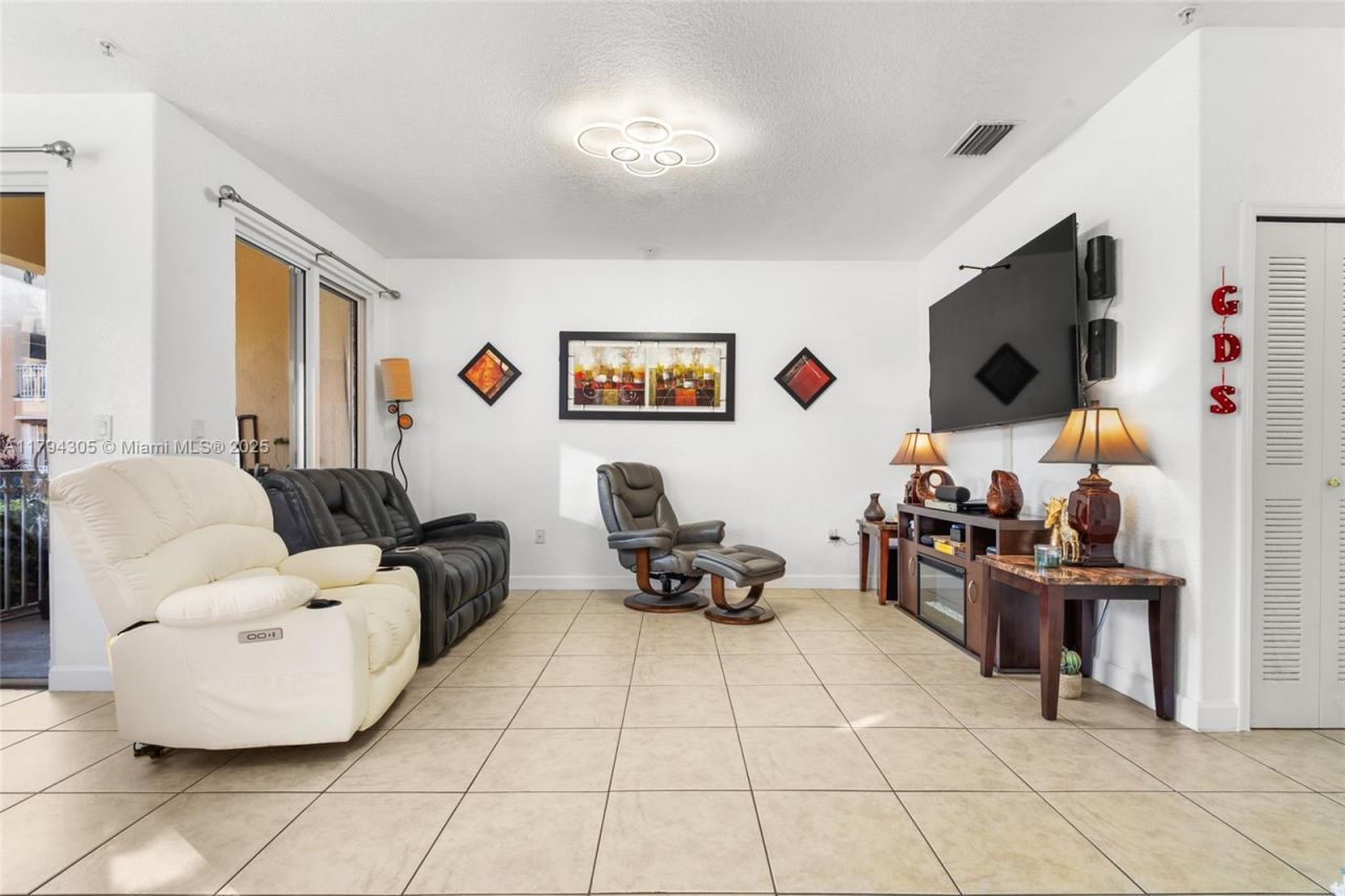 10012 NW 7 St, Unit 107, Miami, FL 33172 Photo