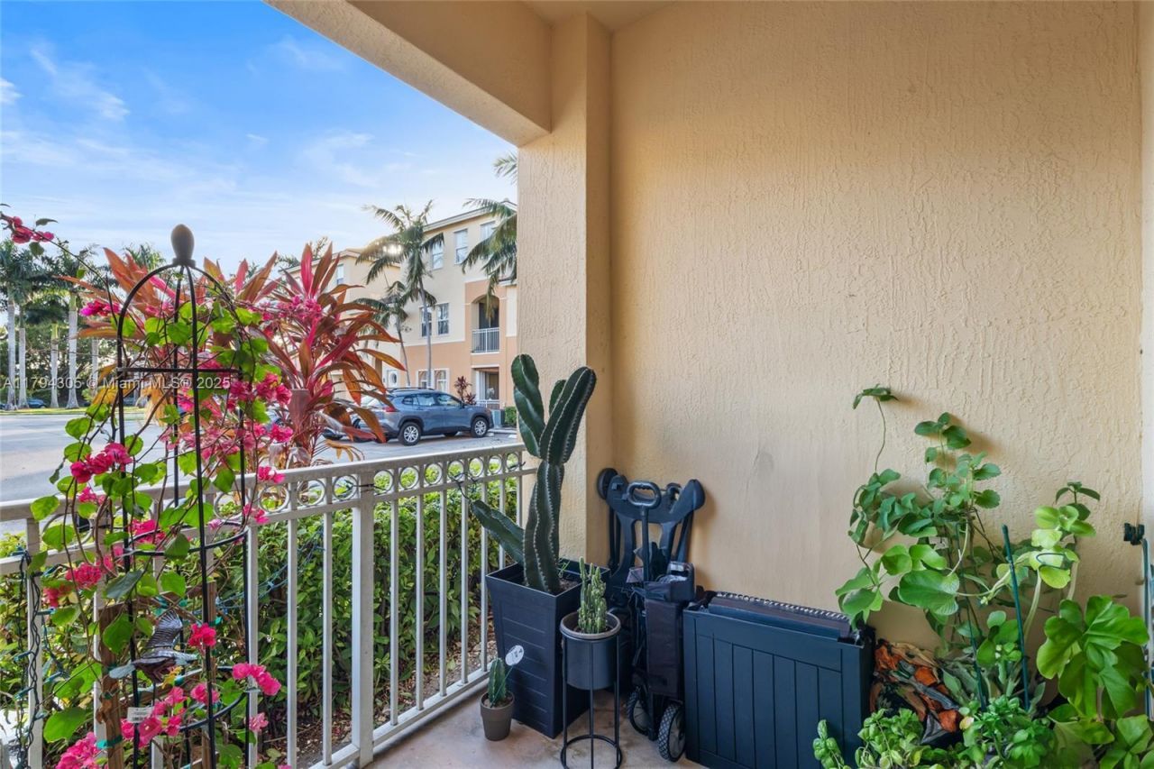 10012 NW 7 St, Unit 107, Miami, FL 33172 Photo