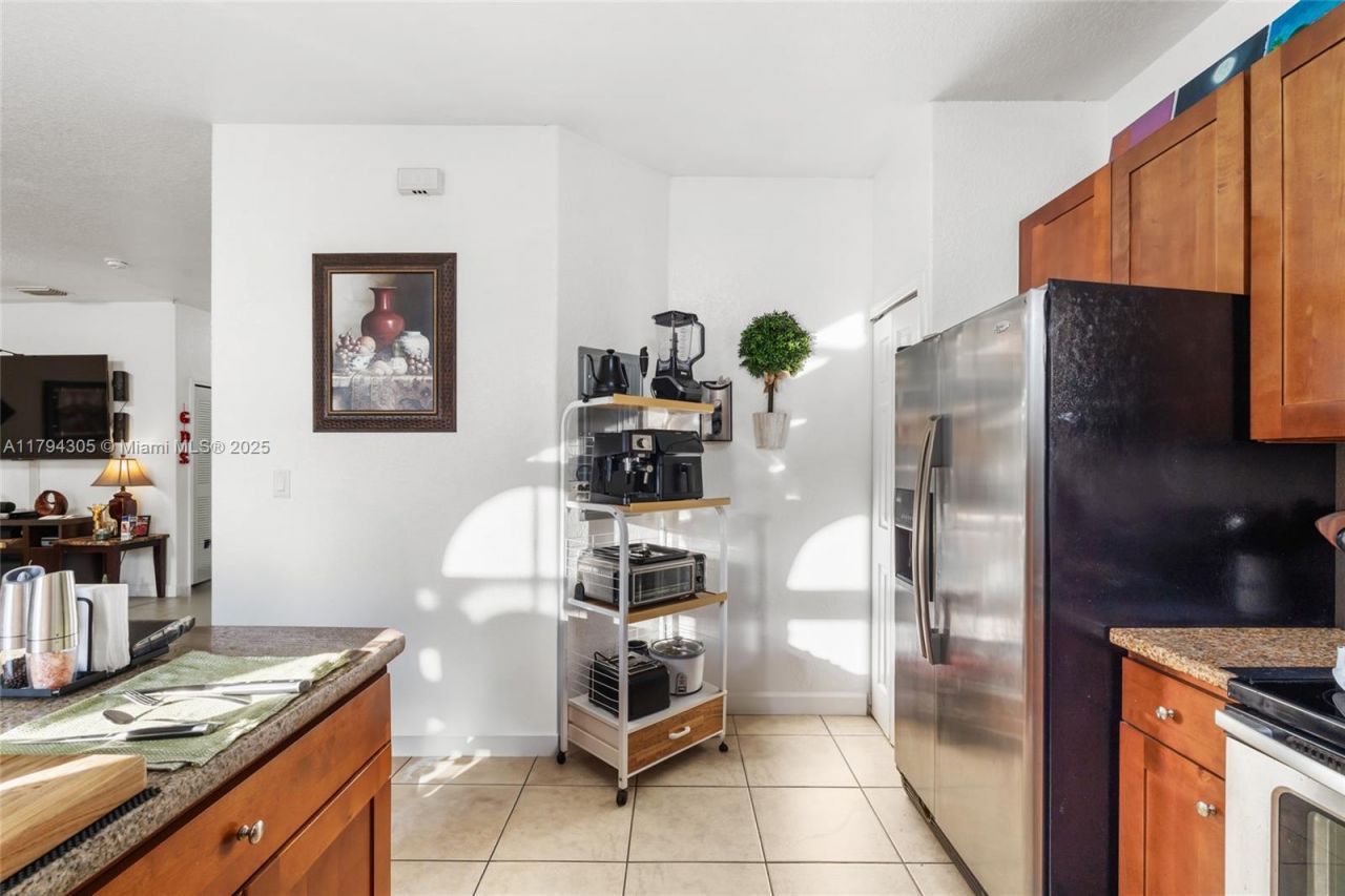 10012 NW 7 St, Unit 107, Miami, FL 33172 Photo