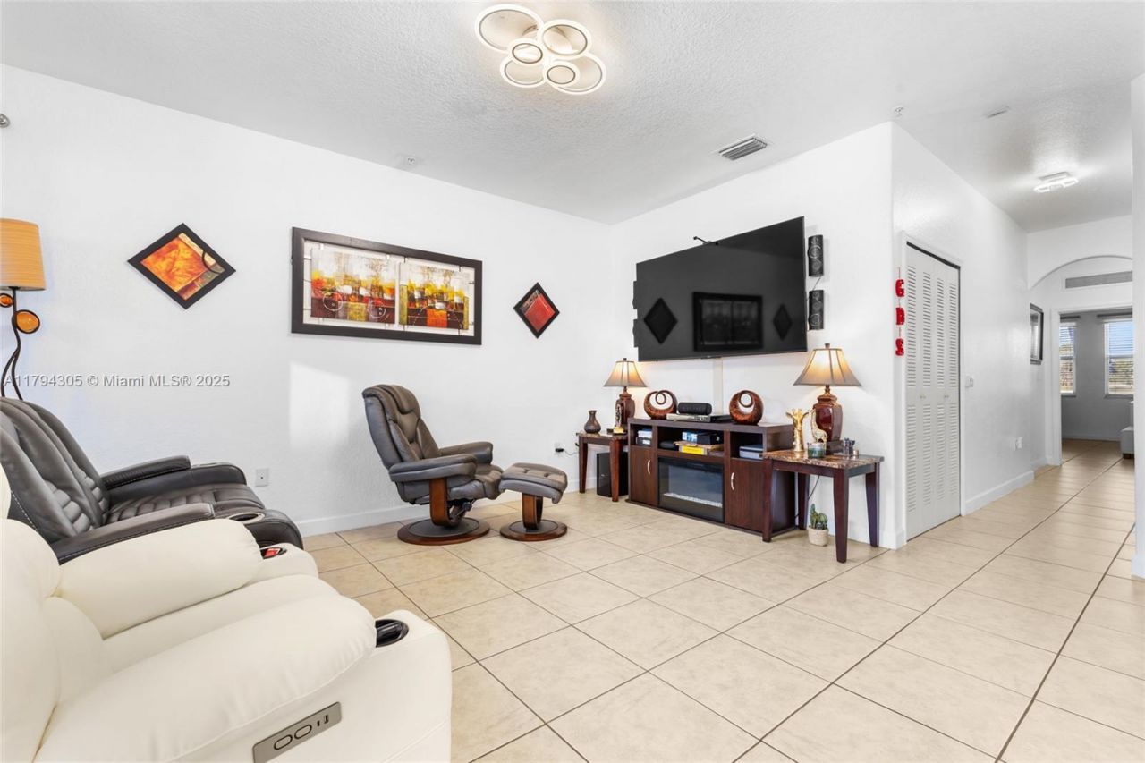 10012 NW 7 St, Unit 107, Miami, FL 33172 Photo