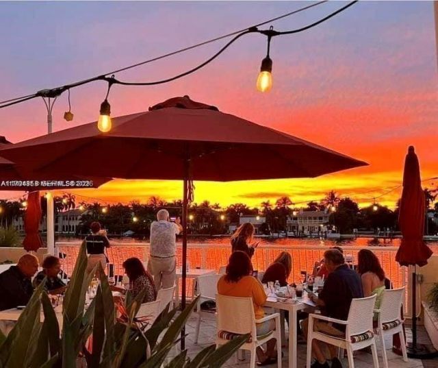 5600 Collins Ave, Unit 7V, Miami Beach, FL 33140 Photo