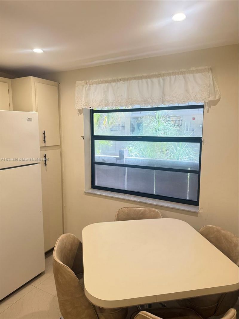 901 Colony Point Cir, Unit 217, Pembroke Pines, FL 33026 Photo