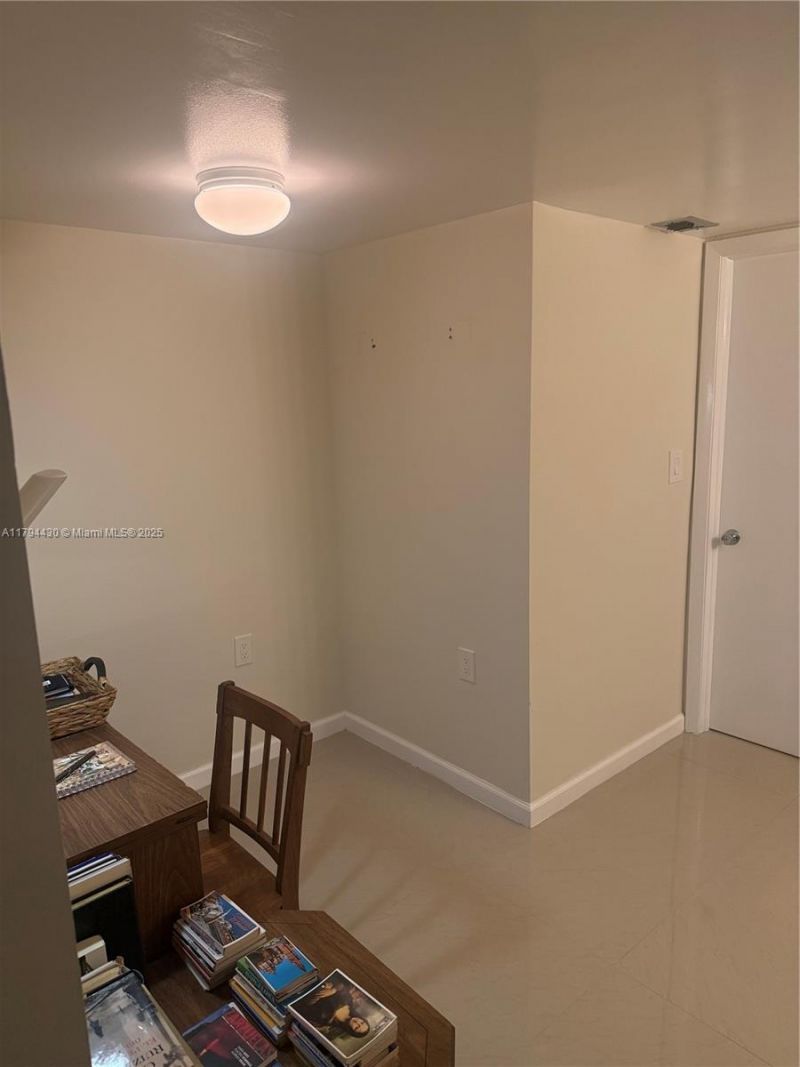901 Colony Point Cir, Unit 217, Pembroke Pines, FL 33026 Photo
