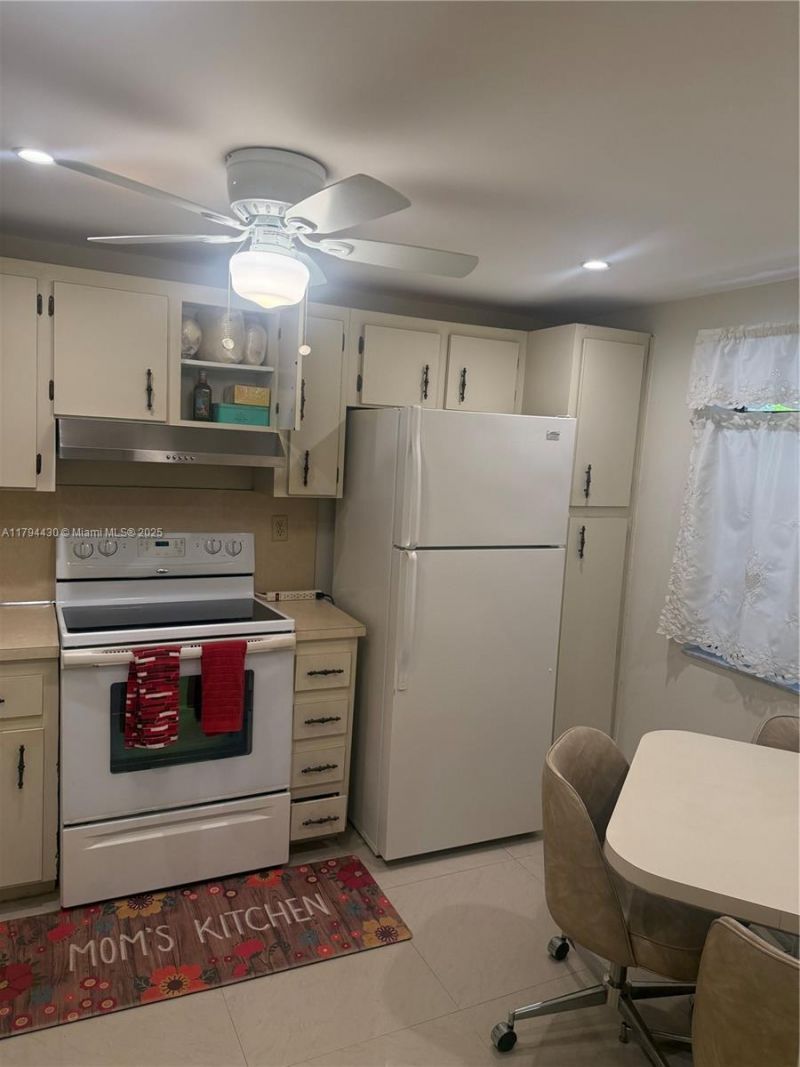 901 Colony Point Cir, Unit 217, Pembroke Pines, FL 33026 Photo