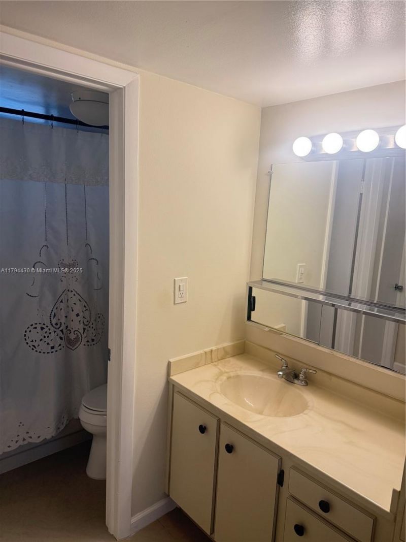 901 Colony Point Cir, Unit 217, Pembroke Pines, FL 33026 Photo