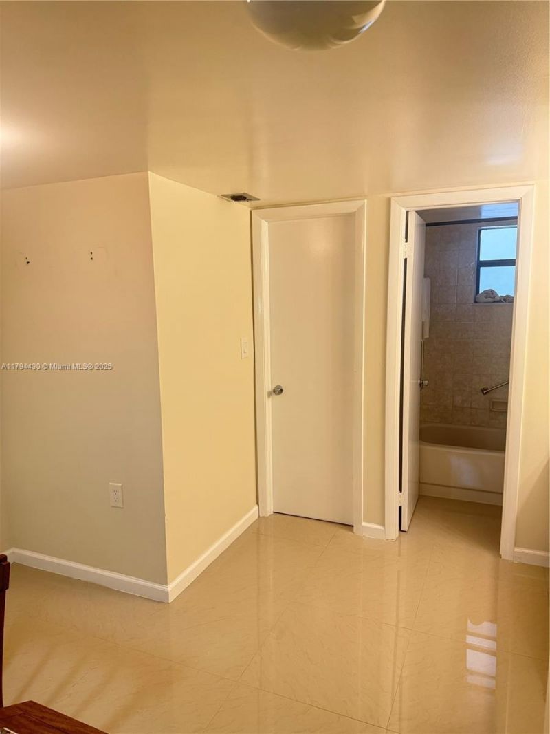 901 Colony Point Cir, Unit 217, Pembroke Pines, FL 33026 Photo