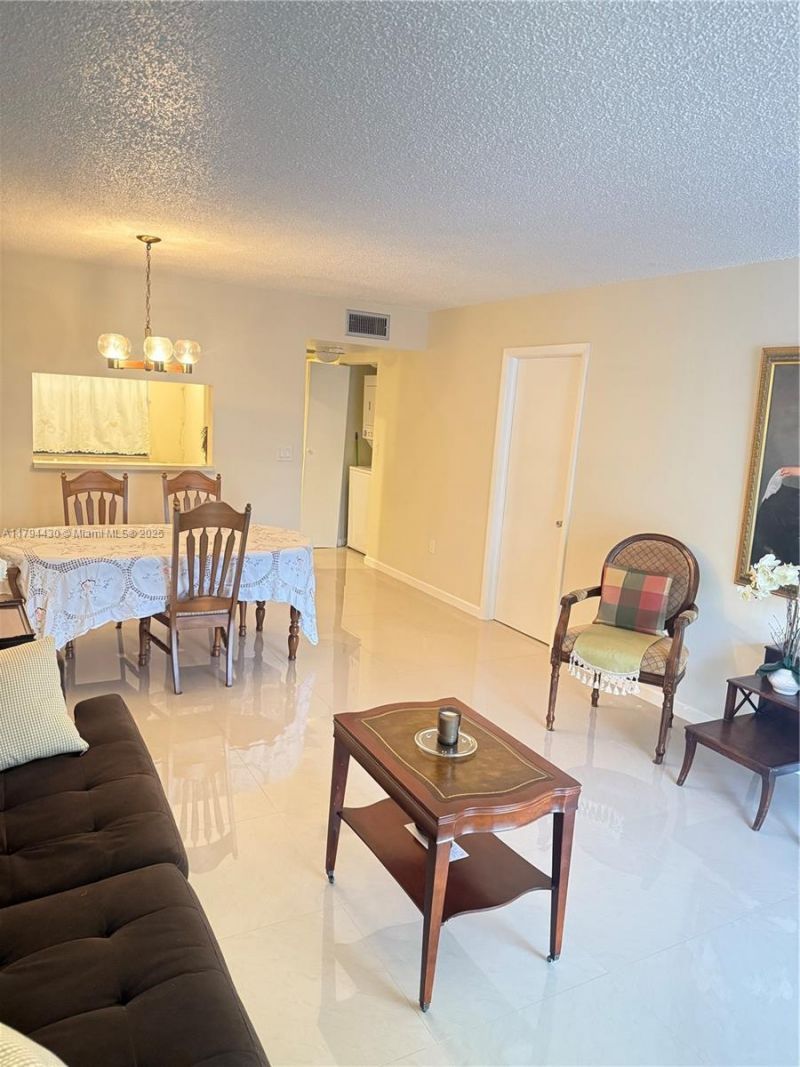 901 Colony Point Cir, Unit 217, Pembroke Pines, FL 33026 Photo