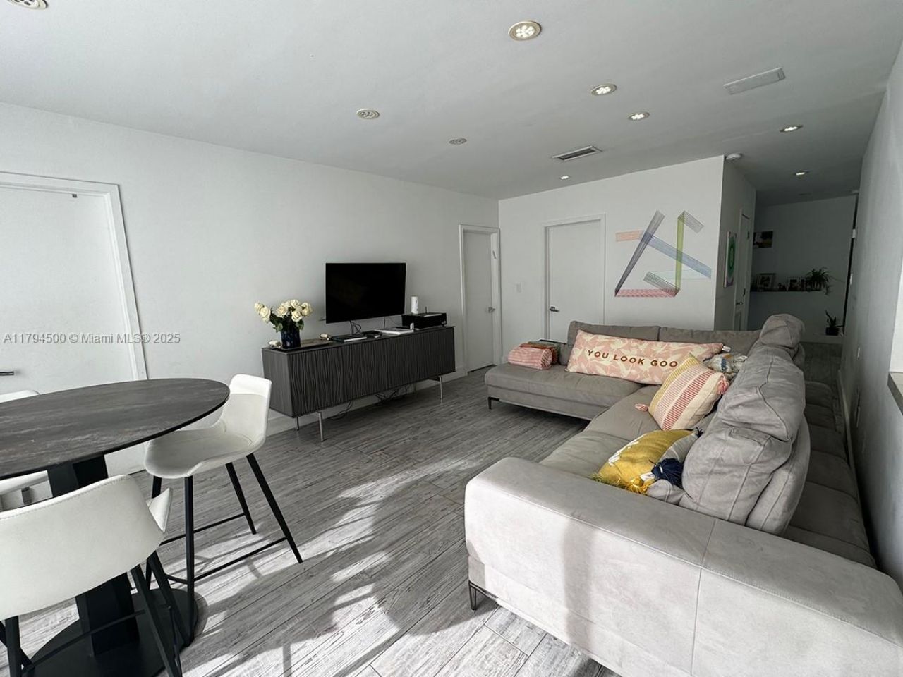 1846 NE 211th Ln, Miami, FL 33179 Photo