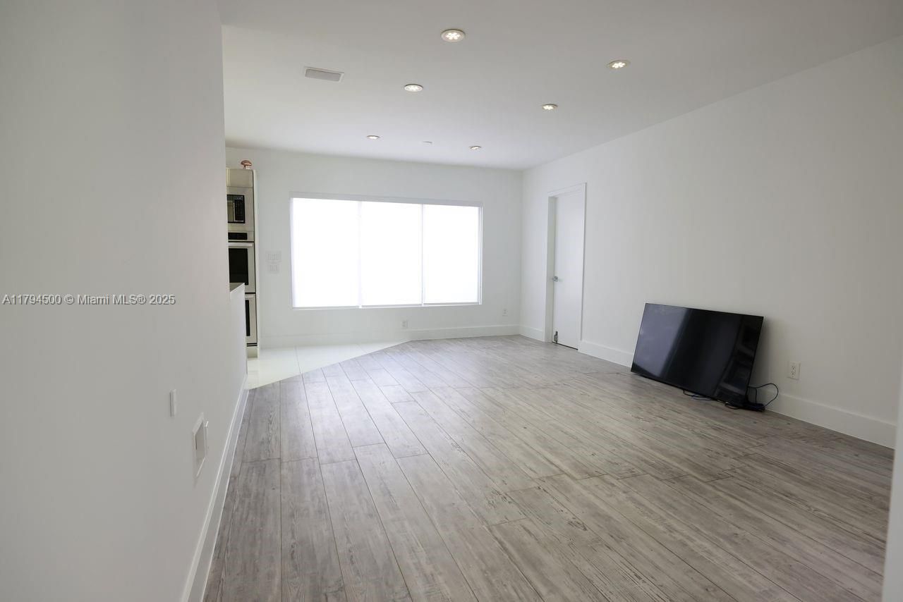 1846 NE 211th Ln, Miami, FL 33179 Photo