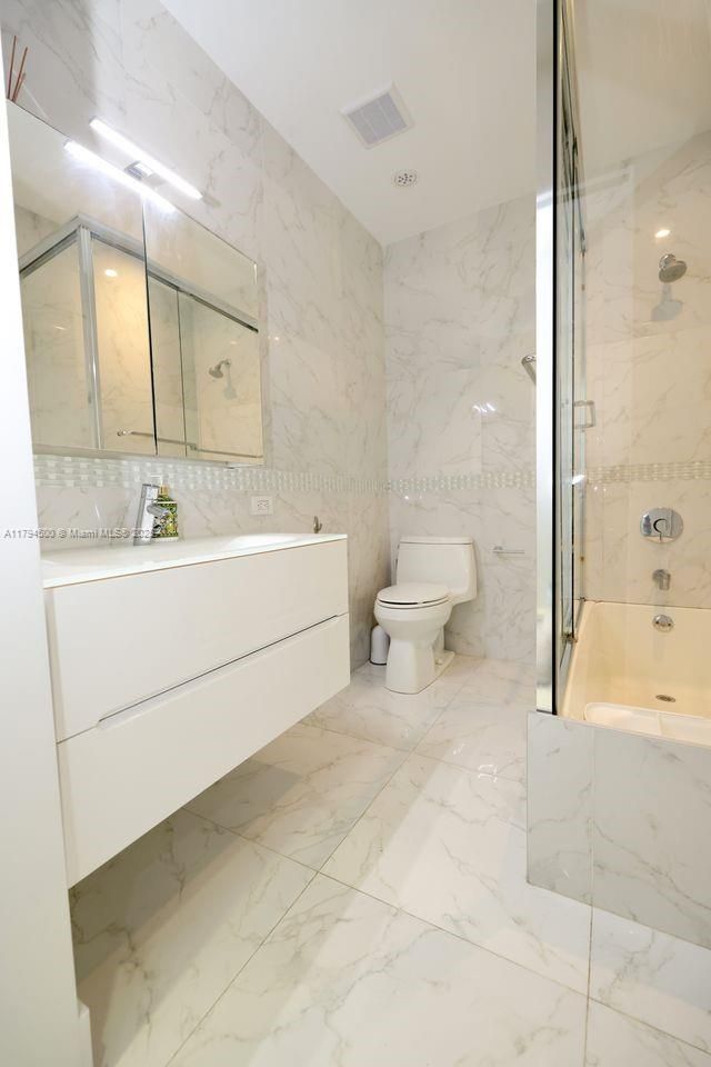 1846 NE 211th Ln, Miami, FL 33179 Photo