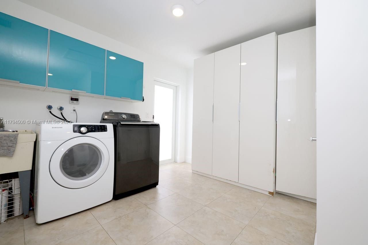 1846 NE 211th Ln, Miami, FL 33179 Photo